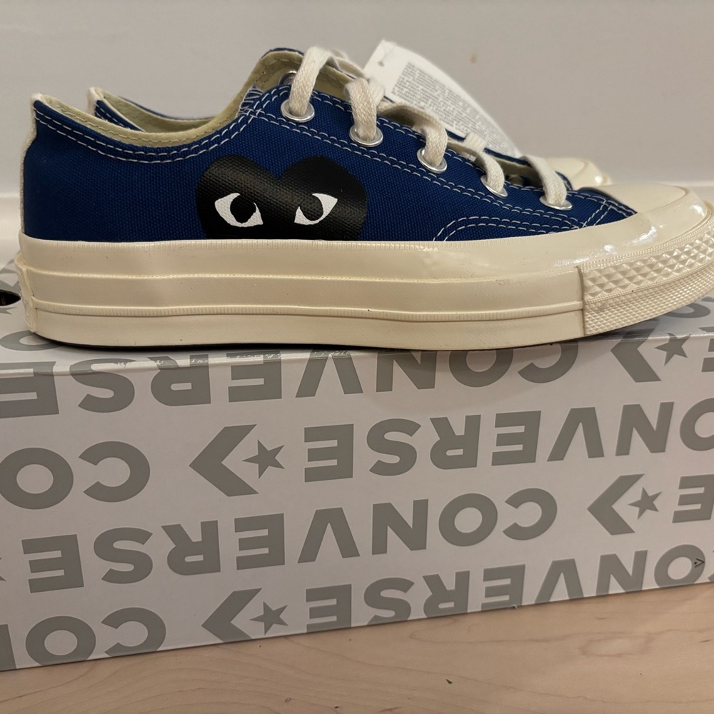 NWT/NIB Navy Blue Comme des Garcons sz 6 wms converse